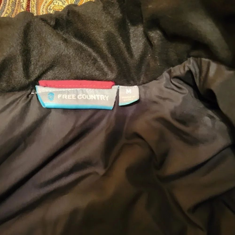 Vest   - Picture 2 of 5